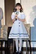 マイカ ピュ「かわいらしいフリフリがついた、アリスらしい服です」