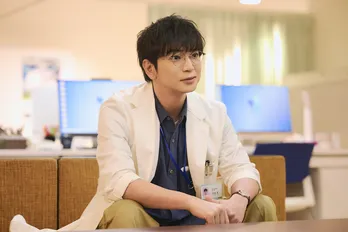 ファーストサマーウイカ“茶屋坂”が松本潤“徳重”に牙を剥く「計算ずくの寄り添い、まがい物の優しさ」<19番目のカルテ>