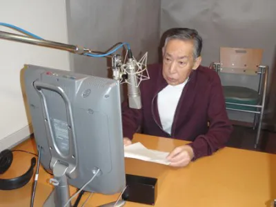 オリジナル10分番組「必殺を斬る」のナレーションに臨む藤田まことさん