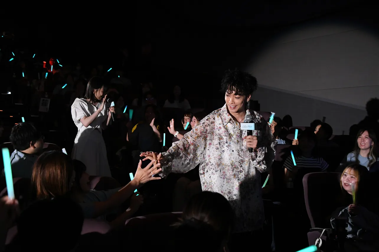 佐藤健＆宮崎優がライブシーンを映画館で体感、撮影秘話も…「菅田将暉