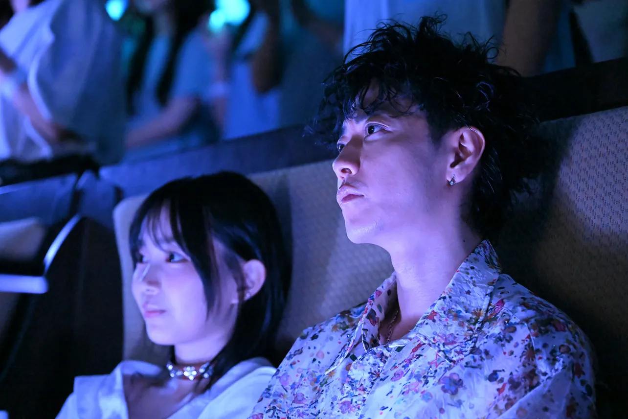 画像・写真 佐藤健＆宮崎優がライブシーンを映画館で体感、撮影秘話も