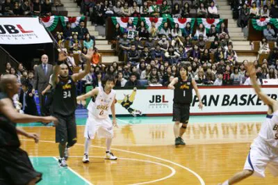 今季最終対戦にして五十嵐圭と田臥勇太の初の直接対決が実現