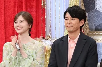 藤木直人&白石麻衣、笑顔&ピースがかわいい仲良しオフショットに「まいやん大好き」の声＜最後の鑑定人＞