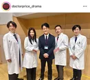 成海璃子、誕生日を叔父役・三浦貴大に祝われ笑顔のショットに「おめでとう」の声＜DOCTOR PRICE＞