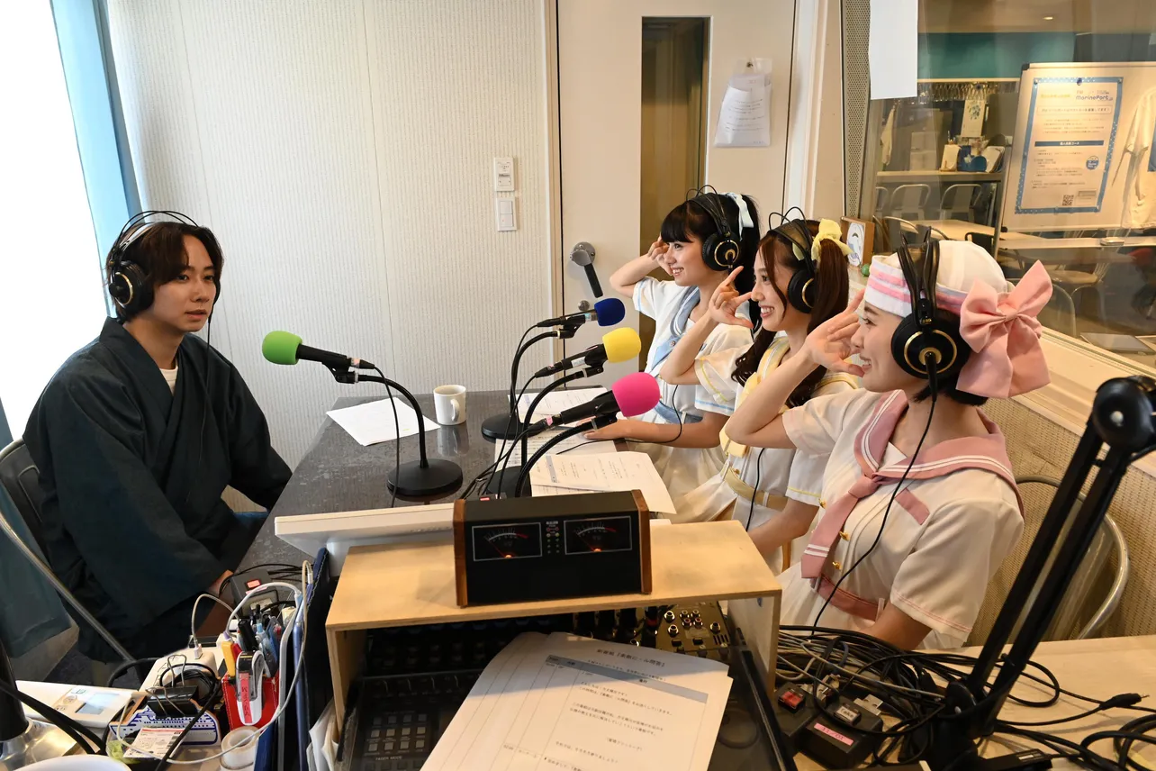 【写真】輝元(中村海人)のラジオにご当地アイドルが登場