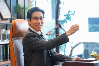 岸谷五朗と本澤恵太の共通点は“満足しない男”＆“スイーツ大好き”　清原果耶、成田凌、ナ・イヌの3人は「クラスメイトみたいな雰囲気」＜初恋DOGs＞