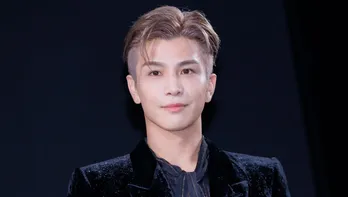 岩田剛典、青柳翔とお茶目な笑顔のツーショットに「なんかエモい」「珍しいツーショ」の声<DOCTOR PRICE>