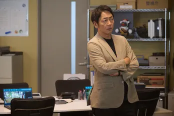 松下奈緒“遥”が怪しい人物を追ったシーンに「ヤバイって」「ヒヤヒヤする」と視聴者騒然＜大追跡～警視庁SSBC強行犯係～＞