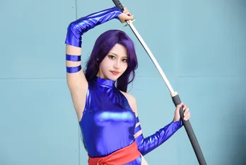 「X-MEN」サイロックに扮するコスプレイヤー「生地選びではアメコミのビビッドな色味を意識」＜ワンフェス2025[夏]＞