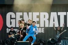 GENERATIONS、ナイナイ岡村と“オカレーションズ”結成…「Choo Choo TRAIN」を披露＜a-nation 2025＞