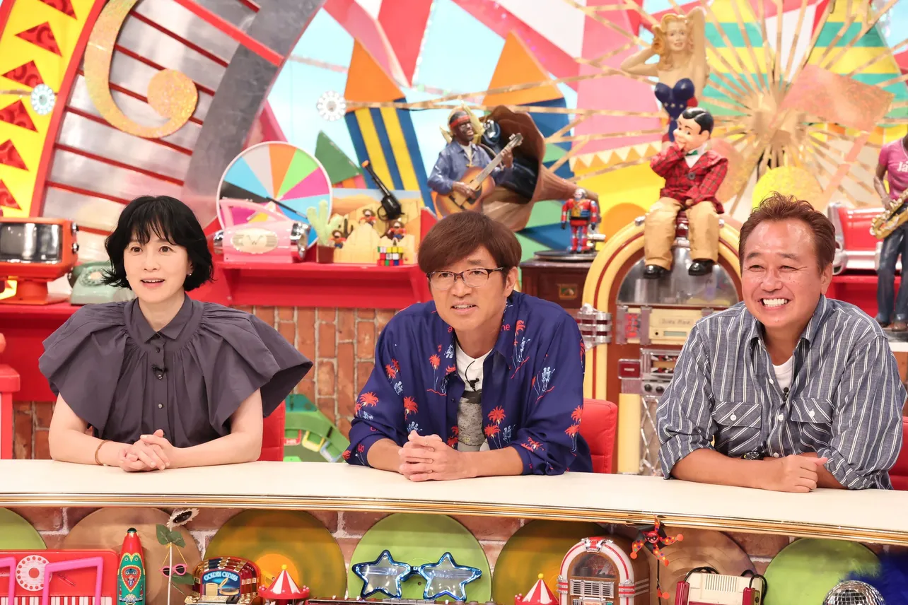 左から：坂井真紀、さまぁ～ず(大竹一樹、三村マサカズ)