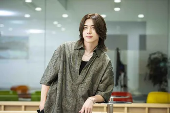 染谷俊之「願いが1つ叶うなら愛犬と話したい」新ドラマで願い事を叶える雑貨店の店主に＜UNREAL─不条理雑貨店─＞