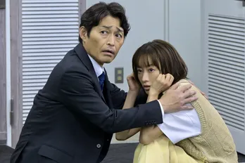 松本まりか“真夏”、高橋メアリージュン“未来”による“戦慄の個展”開催で追い詰められていく＜奪い愛、真夏＞