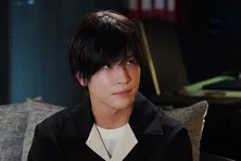 岩田剛典“鳴木”と蒔田彩珠“夜長”のはじまりの物語…ドラマ「DOCTOR PRICE」のHuluオリジナルストーリーが独占配信決定