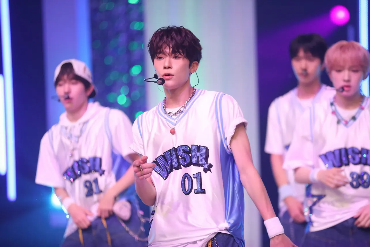 「SM ENTERTAINMENT 大集合SP M:ZINE(エンジン)特別編」より