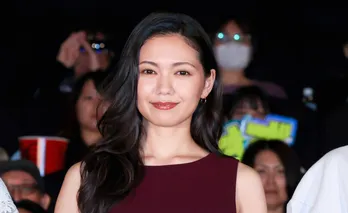 二階堂ふみ、結婚後初の舞台あいさつ登場「本当に頼りになる座長でした」初共演の広瀬すずを絶賛