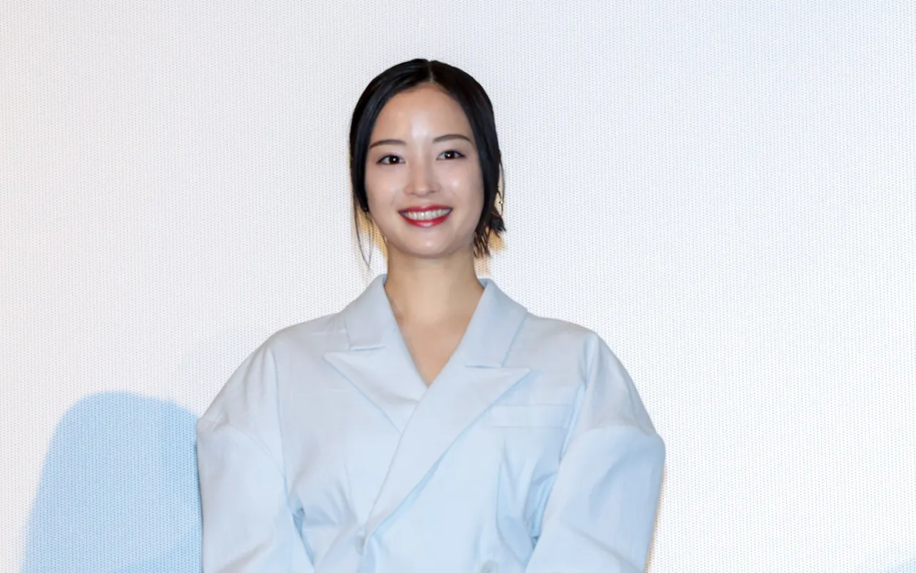 映画「遠い山なみの光」公開記念舞台あいさつより