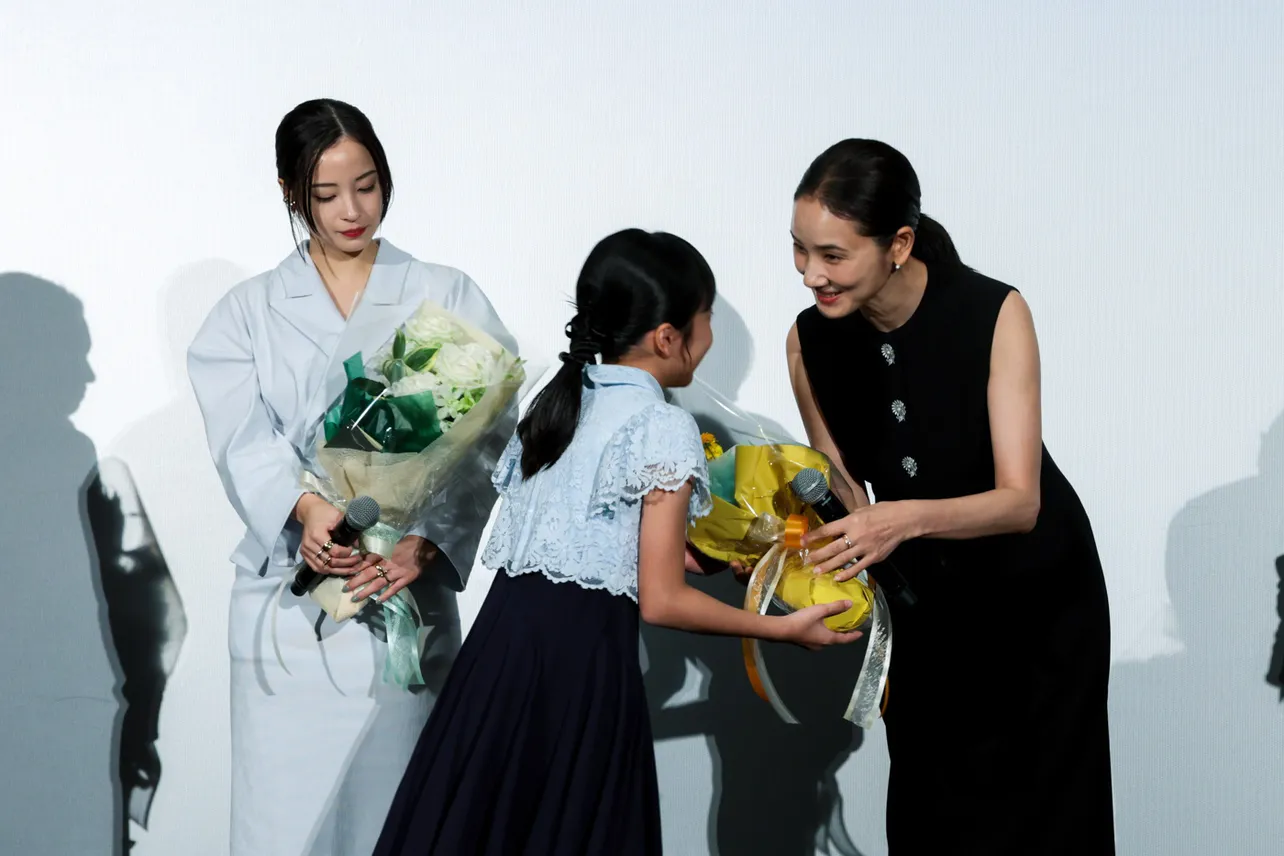 映画「遠い山なみの光」公開記念舞台あいさつより