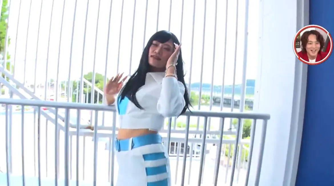 ぱーてぃーちゃん信子が黒髪ロングのレースクイーンに変身