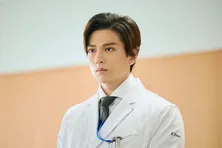 新田真剣佑“康二郎”が語った、医者がなくしてはいけないものが心に響く＜19番目のカルテ 最終回＞