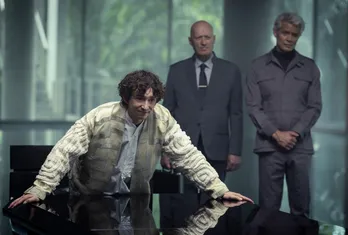 「惨劇に突入するのか」“ハエ型エイリアン”急襲で衝撃展開＜エイリアン：アース＞