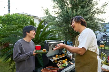 平子祐希“黒木”、風間俊介“雀”をバーベキューに誘って元気づかせようとする友情が尊い＜40までにしたい10のこと＞