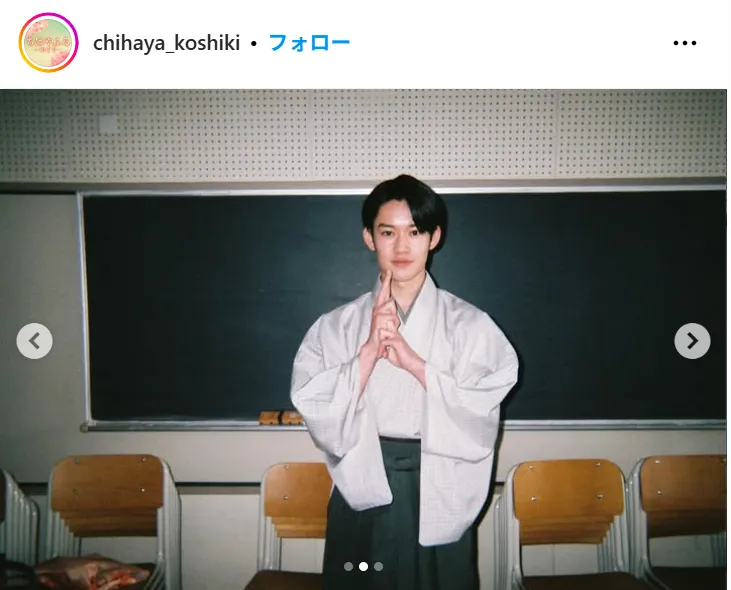 山時聡真が忍者のようなポーズ、當真あみがフィルムカメラで撮影でオフショット