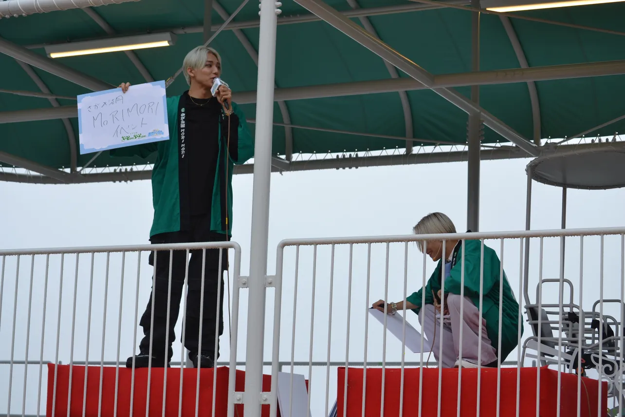 高尾颯斗(写真左)と高尾楓弥