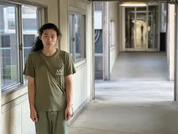 令和の時代に増加する若者たちの『学び直し』…引きこもりだった17歳が通う『夜間中学校』の果たす役割<BS12スペシャル>