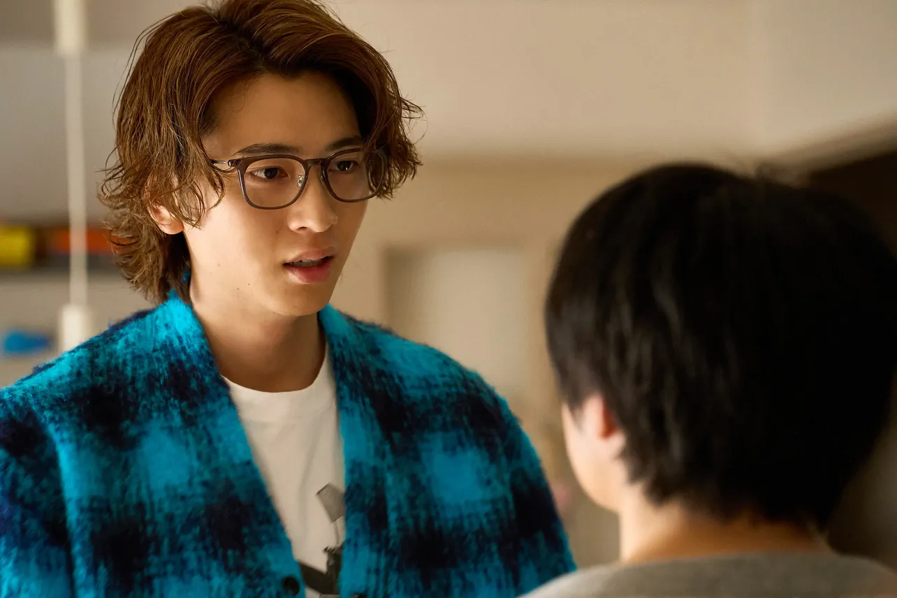 【写真】雀(風間俊介)と向かい合う慶司(庄司浩平)