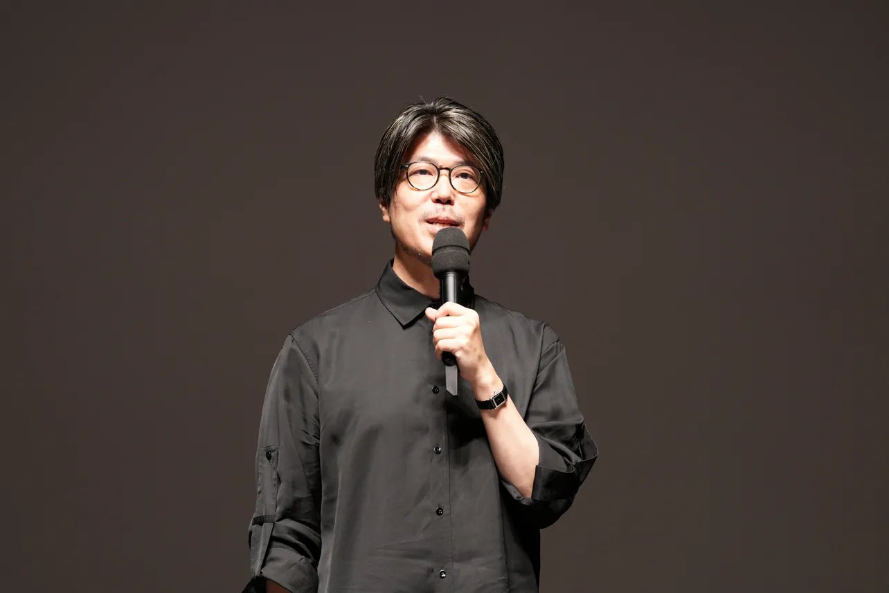 公式上映前舞台あいさつの川村元気監督