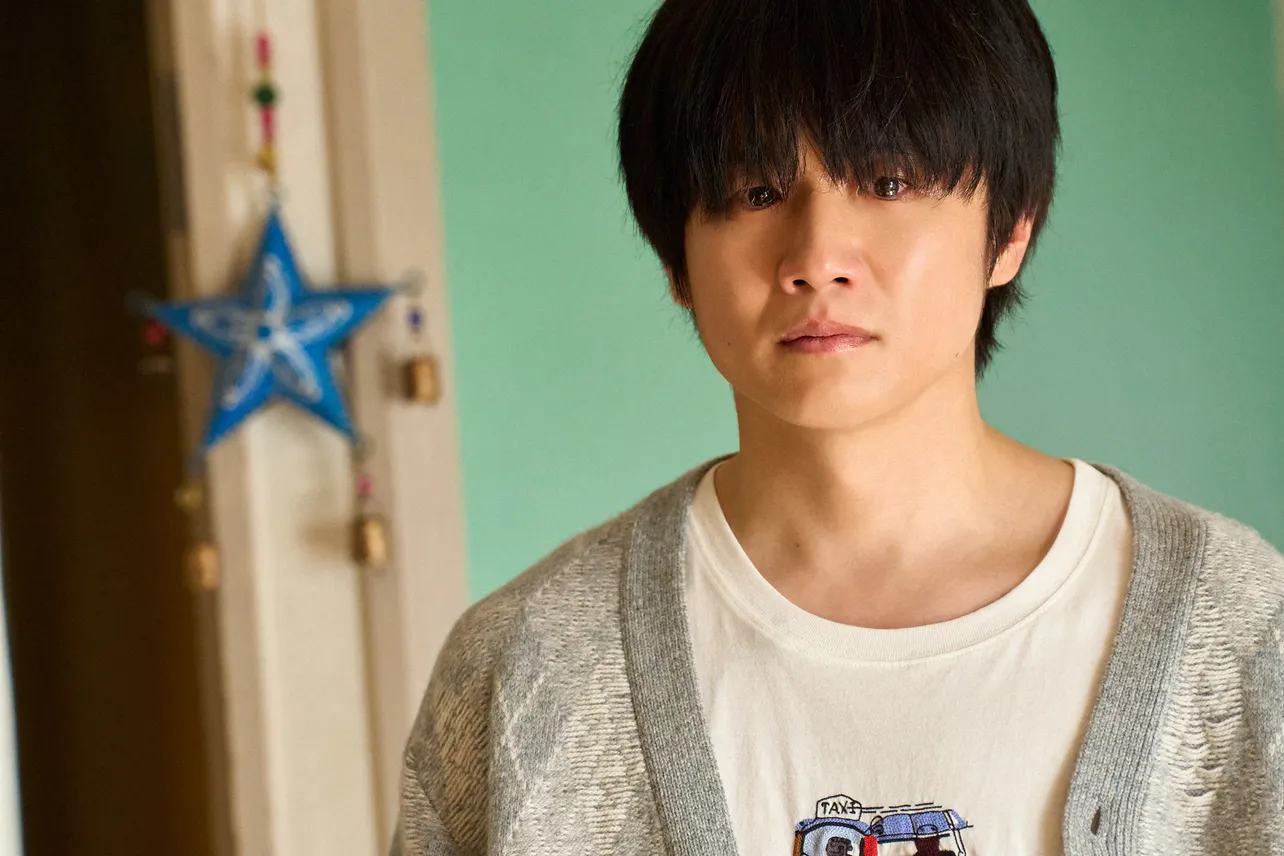 涙を浮かべる雀(風間俊介)