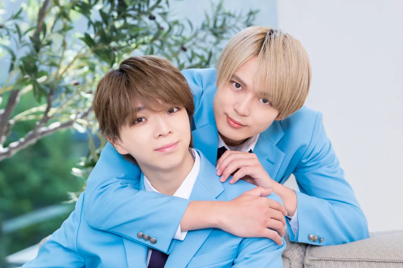 塩崎太智(写真左)、加藤大悟