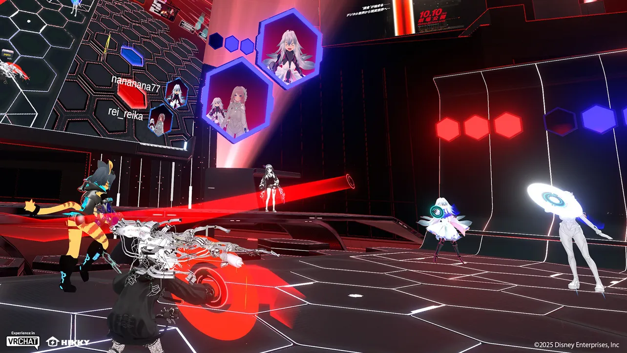 “ディスクバトル”を体験できる「『トロン：アレス』in VR Shibuya」内のゲームコーナー