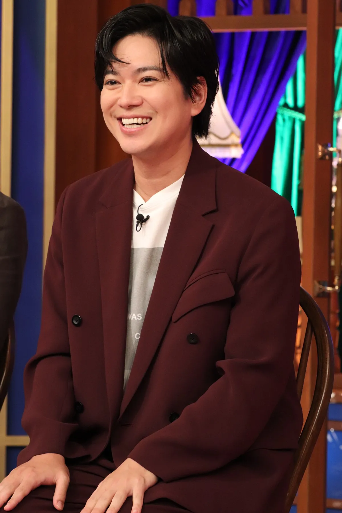 【写真】笑顔全開！どの瞬間も楽しそうにトークする加藤シゲアキ