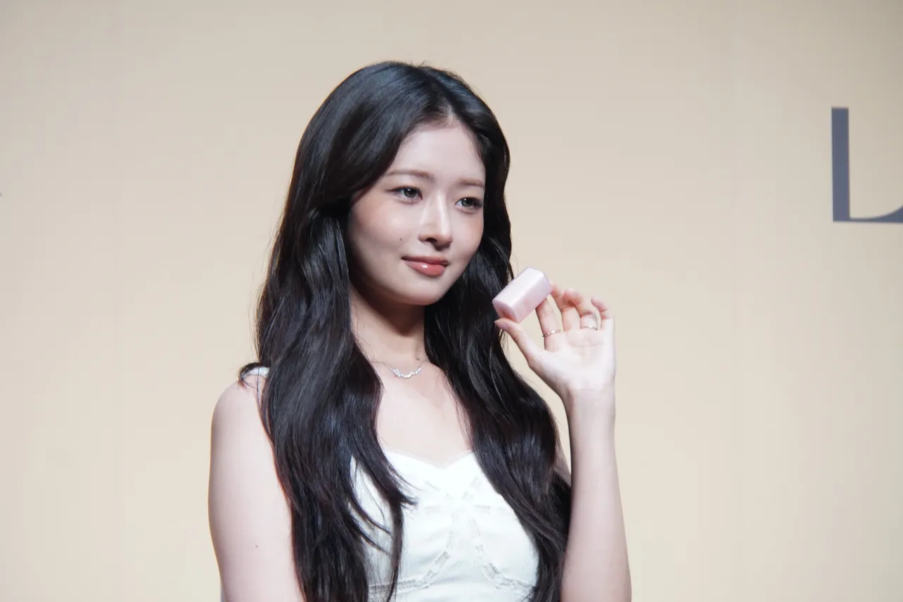 「LUNA×IVE REI グラインディングコンシールバターイベント」より