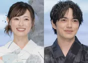 福原遥&林遣都、満面笑顔の仲良しオフショットに「2人のバディ大好き」の声<明日はもっと、いい日になる>