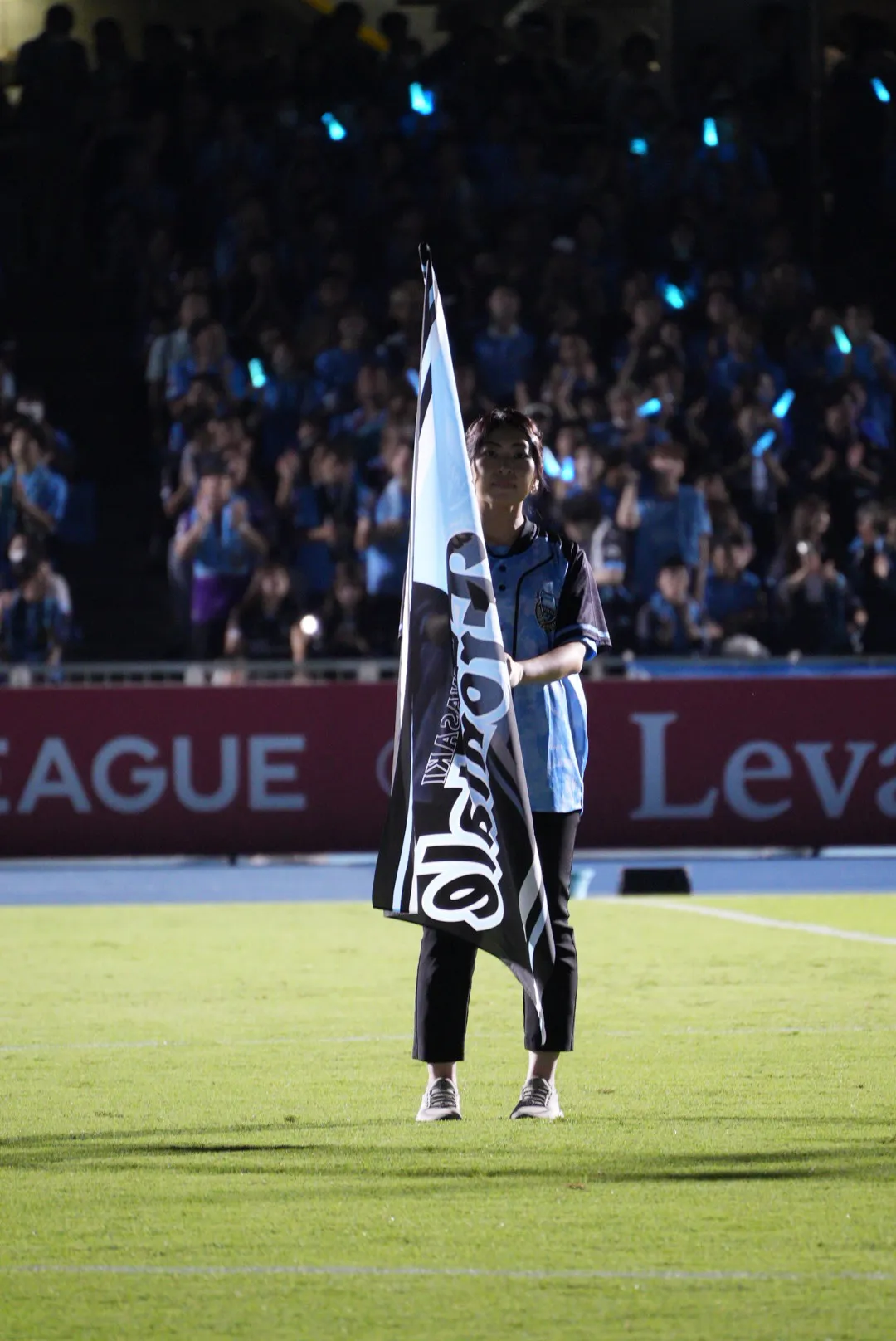 フラッグベアラーを担当したくつこ Marimba