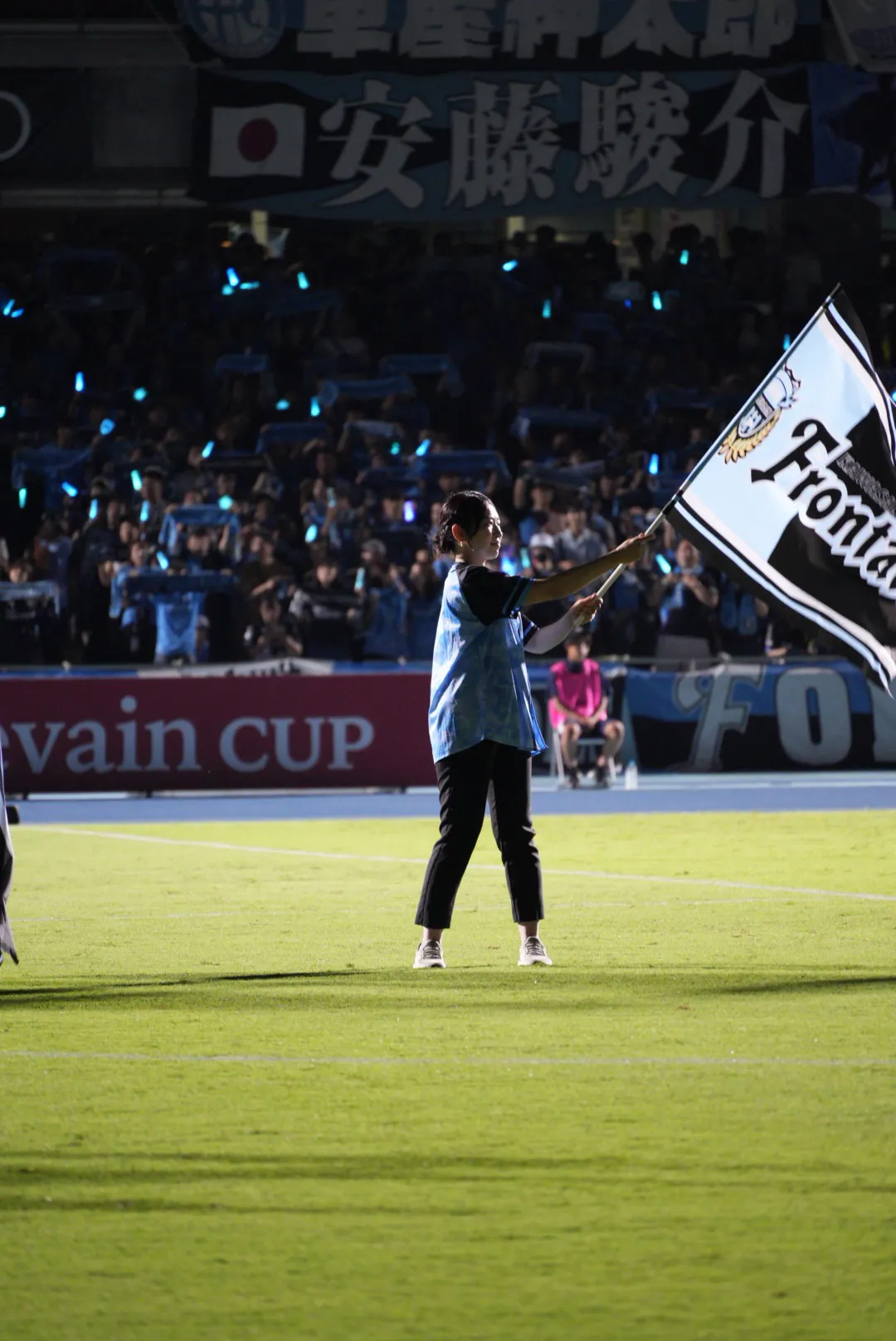 フラッグベアラーを担当したのは、くつこ Marimba