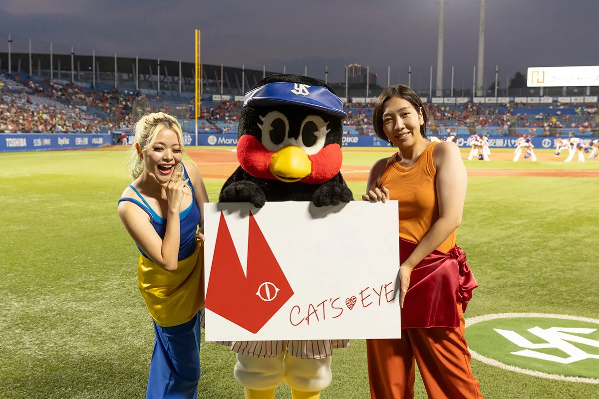 【写真】可愛い!キャッツ姿で“ギャルポーズ”を決める荒川