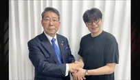 【写真】ノブコブ吉村と国連テクニカルアドバイザー・吉村氏 
