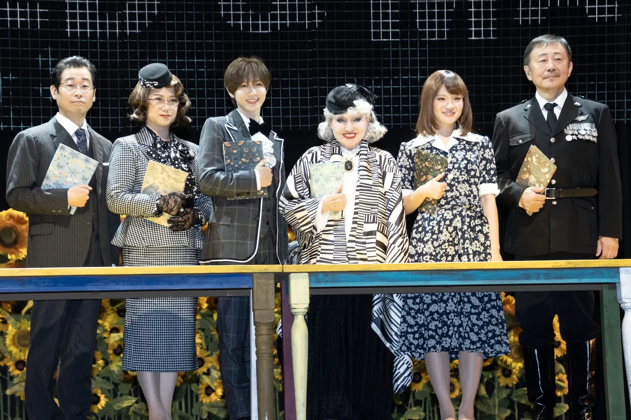 (写真左より)前野朋哉、和久井映見、七五三掛龍也、黒柳徹子、森迫永依、松尾貴史