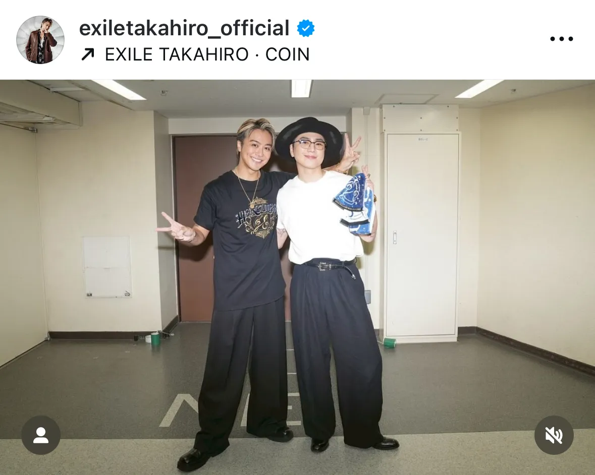 【写真】TAKAHIRO、武道館でのソロライブに登坂広臣も駆けつけツーショットを撮影