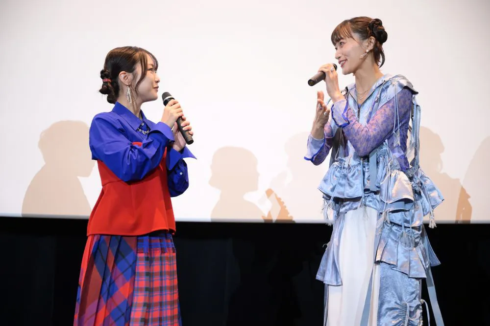 「アイカツ!×プリパラ THE MOVIE -出会いのキセキ!-」完成披露舞台挨拶に茜屋日海夏と下地紫野が登壇