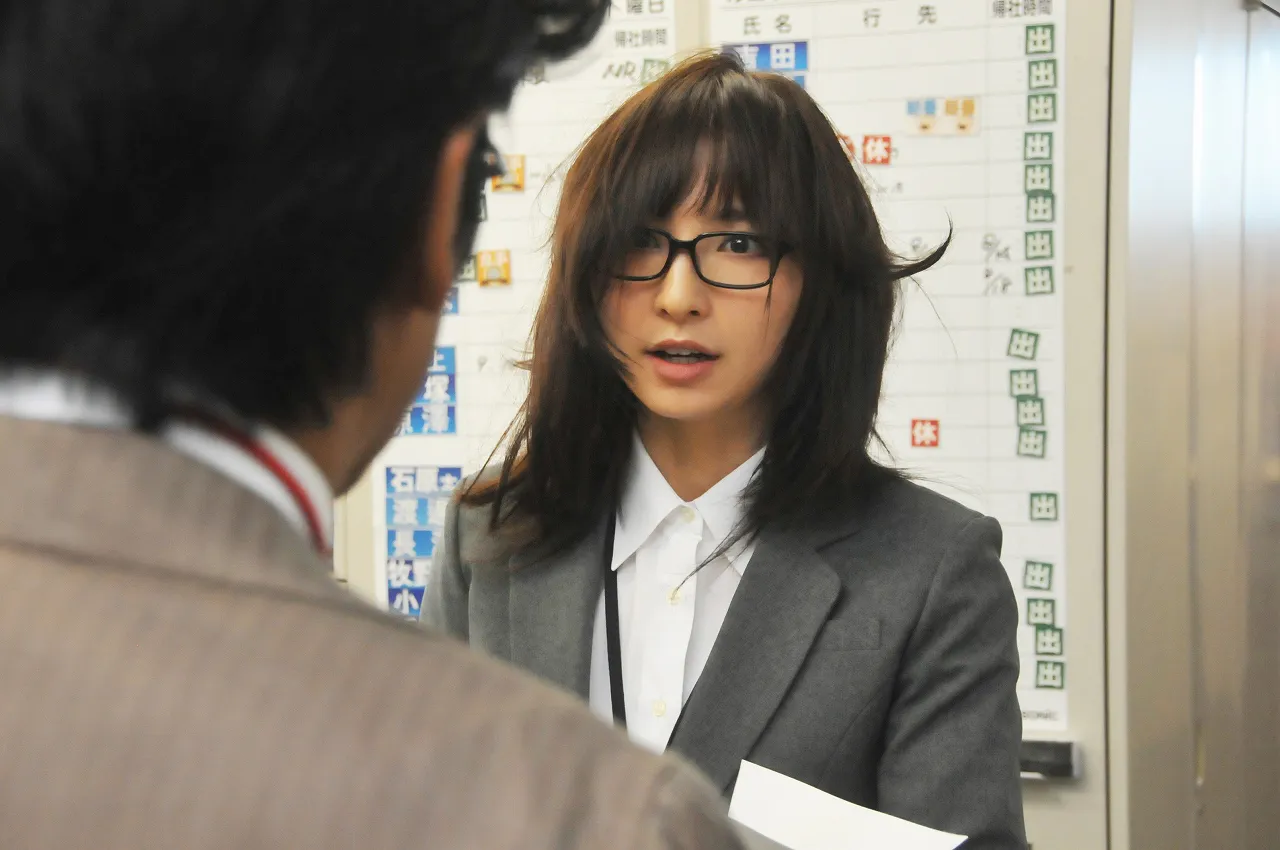 篠田麻里子、初の“女性版特命係長”に！ セクシーなシーンも体当たりで