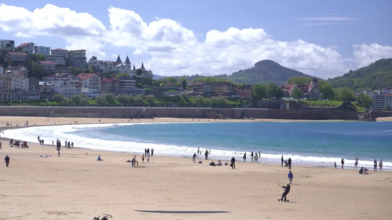 【写真】サンセバスチャンが誇る絶景ビーチ「ラ・コンチャビーチ」