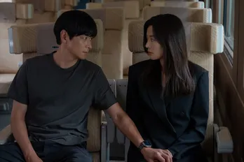 チョン・ジヒョン&カン・ドンウォン初共演『北極星』最終回に反響「涙が止まらない」「どうか…!」船上の壮絶クライマックスに祈りの声