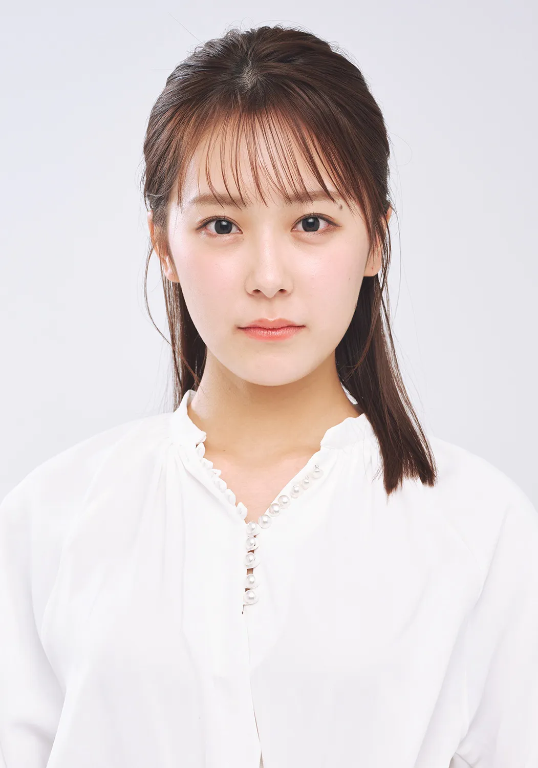 【写真】誰もが息をのむクールビューティーへと変身する主人公・結衣役の古川杏