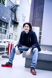 高橋里恩「20問20答」実家の居酒屋でつかんだ俳優デビュー【U-22美男子名鑑】