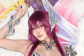 コスプレイヤー・シスル、美脚で見せる女神コスプレ「サイズ&立体感にこだわった全身の装飾を見てほしい」<WCS2025>